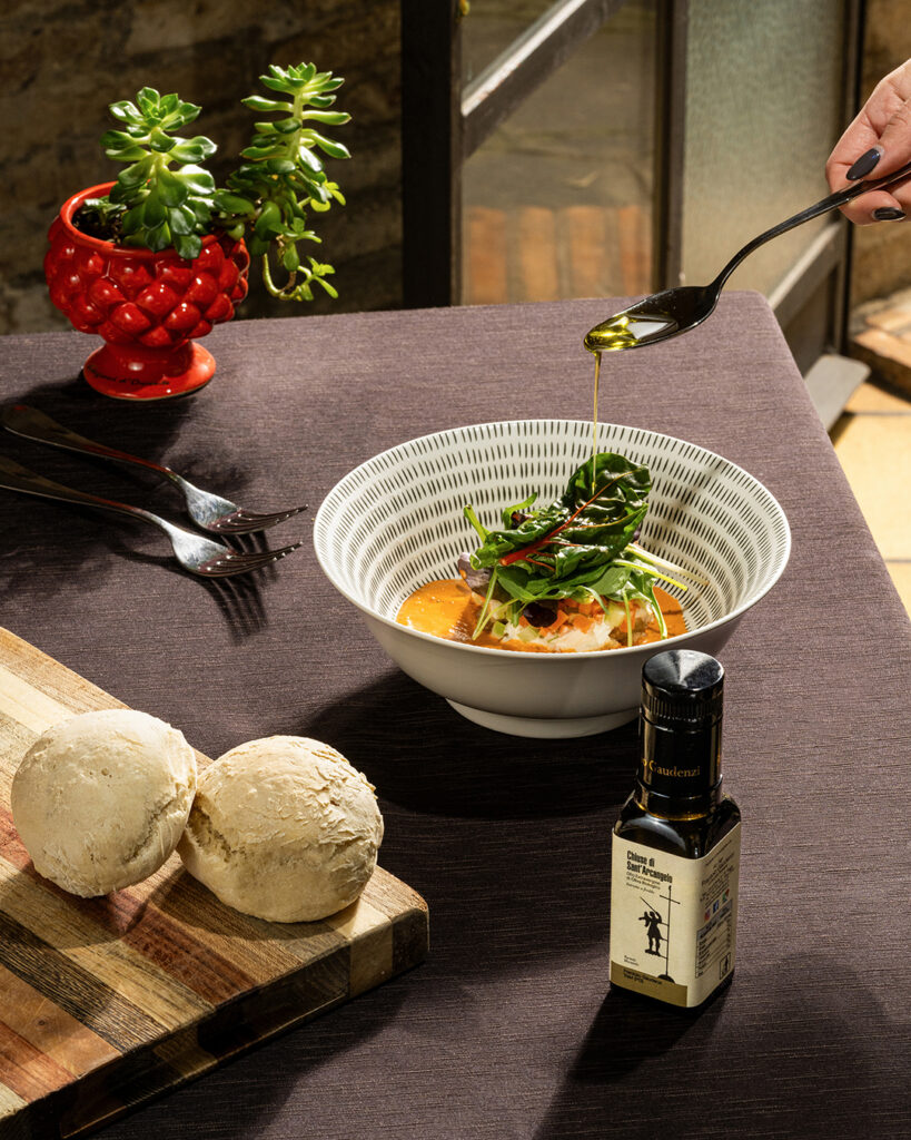 piatto insalata condito con olio